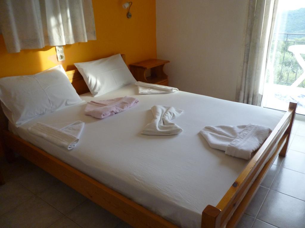 Lichnos Babis Taverna & Rooms Parga Phòng bức ảnh