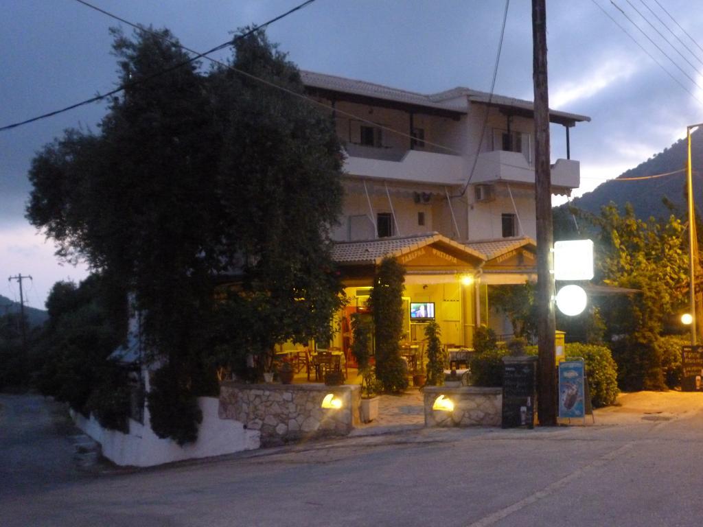 Lichnos Babis Taverna & Rooms Parga Ngoại thất bức ảnh